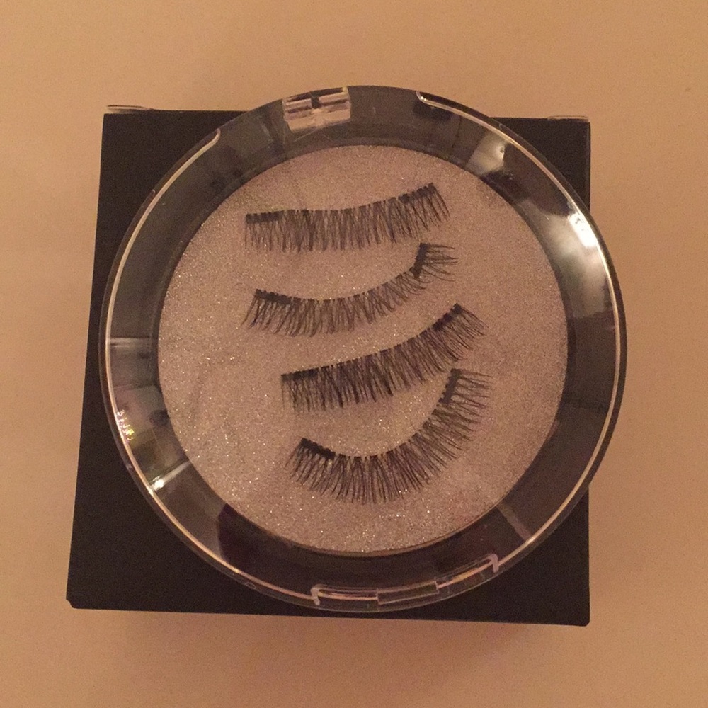Magnetic False Eyelashes